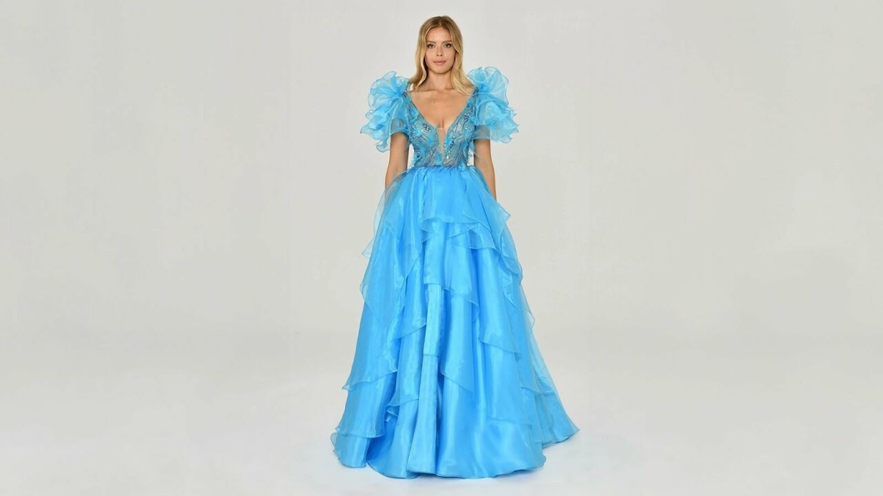 Evening Dress Combinations with Blue Tones