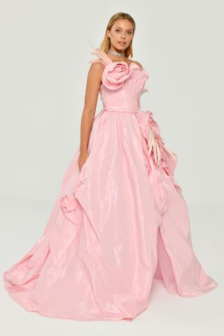 Straplez Tüy Aksesuarlı Prenses Parlak Kumaş Uzun Elbise Pembe - 38