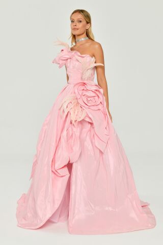 Straplez Tüy Aksesuarlı Prenses Parlak Kumaş Uzun Elbise Pembe - 40