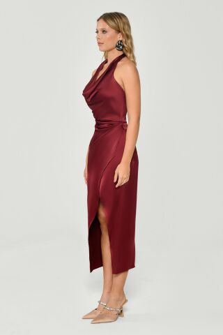 Neckholder-Midikleid aus Satin mit Wasserfallausschnitt, Weinrot – 38