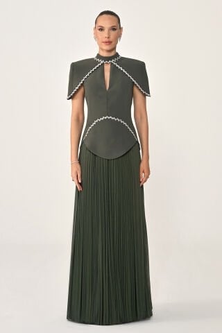 Şerit Taş Aksesuarlı Eteği Piliseli Şifon Uzun Elbise