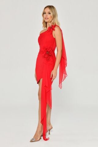 Tek Omuz Şal ve Çiçek Aksesuarlı Kısa Elbise Kırmızı - 36