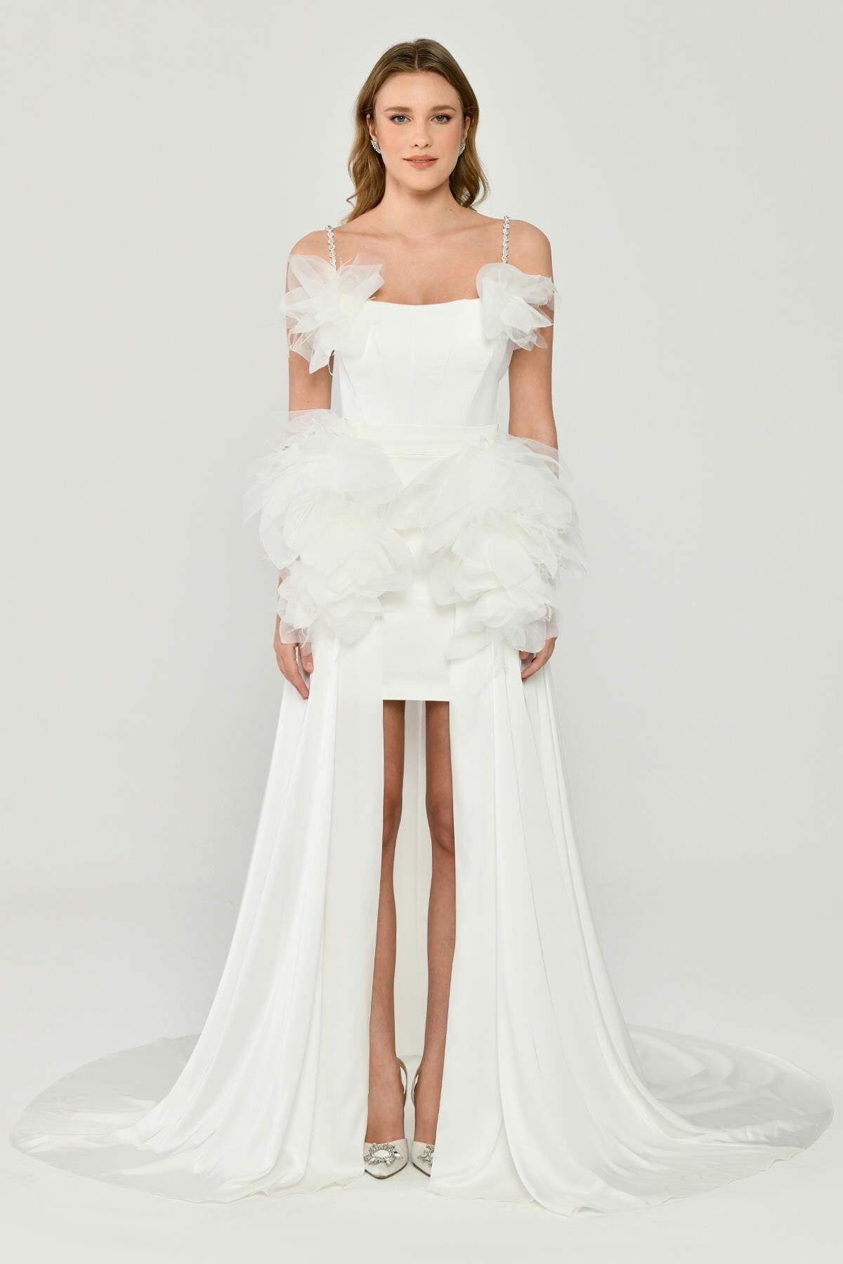 Tül Aksesuarlı Önü Kısa Arkası Uzun Saten Elbise Beyaz - 40