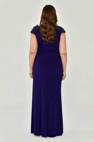 Kolsuz V Yaka Yırtmaçlı Uzun Elbise Mor - 44