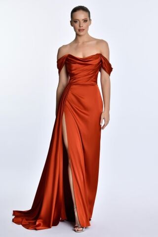 Düşük Omuz Yandan Yırtmaçlı Saten Uzun Elbise Tarçın - 36