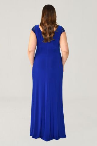 V Yaka Kısa Kollu Beli Aksesuarlı Yırtmaçlı Uzun Elbise SAKS - 46