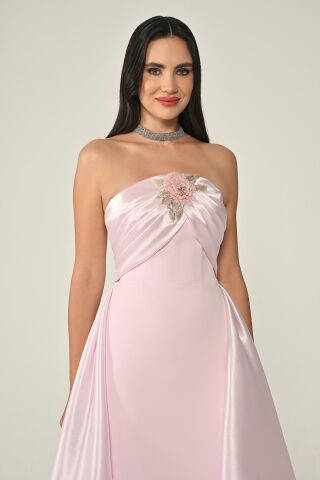 Straplez Göğüs Aksesuarlı Organze Kuyruklu Krep Uzun Elbise Pembe - 44