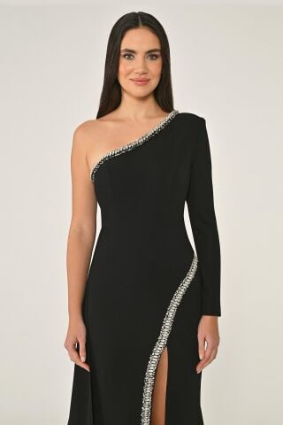 Tek Omuz Taş Aksesuarlı Kuyruklu Krep Uzun Elbise