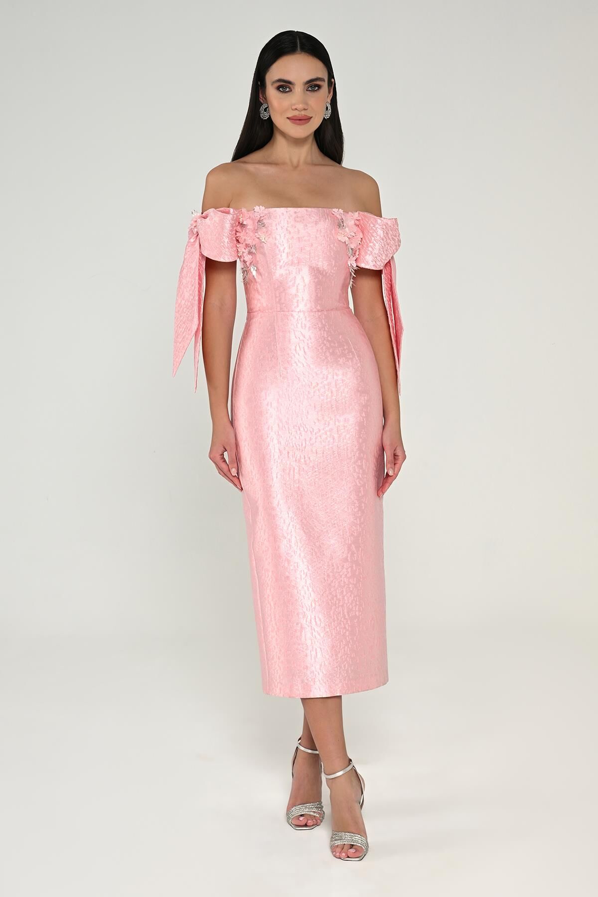 Düşük Fiyonklu Omuz Jakar Kumaş Midi Elbise Pembe - 42