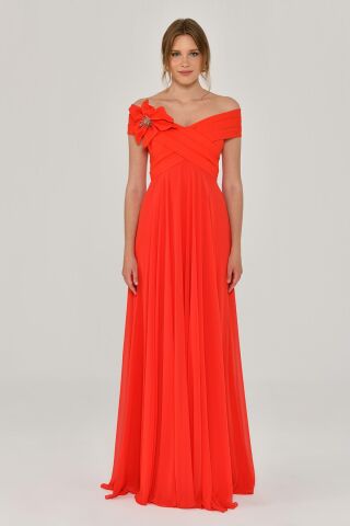 Schulterfreies, langes Chiffonkleid mit Blumenmuster