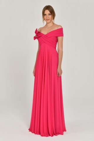 Düşük Omuz Çiçek Aksesuarlı Şifon Uzun Elbise Fuşya - 42