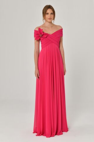 Düşük Omuz Çiçek Aksesuarlı Şifon Uzun Elbise Fuşya - 42