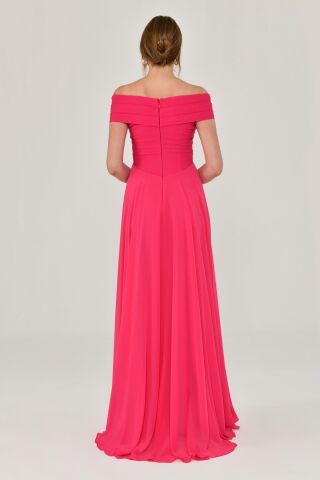 Düşük Omuz Çiçek Aksesuarlı Şifon Uzun Elbise Fuşya - 42