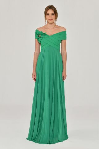Düşük Omuz Çiçek Aksesuarlı Şifon Uzun Elbise Yeşil - 40