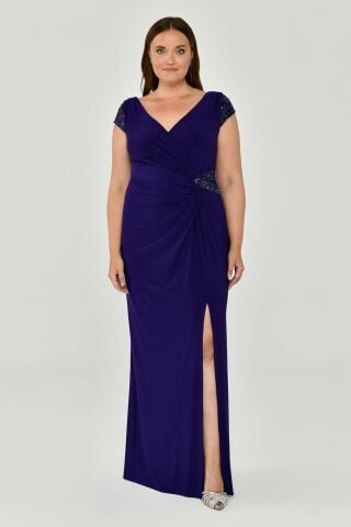 V Yaka Kısa Kollu Beli Aksesuarlı Yırtmaçlı Uzun Elbise KOYU MOR - 46