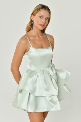 Askılı Şerit Aksesuarlı Katlı Etek Parlak Kumaş Kısa Elbise SUYEŞİLİ - 40