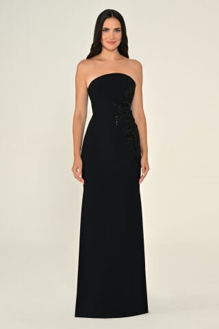 Pelerinli İçi Straplez Çiçek Aksesuarlı Krep Uzun Elbise