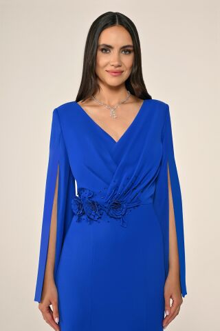 V Yaka Beli Çiçek Aksesuarlı Krep Uzun Elbise SAKS - 48