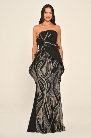 Straplez Çiçek Aksesuralı Payetli Asimetrik Kesim Krep Uzun Elbise