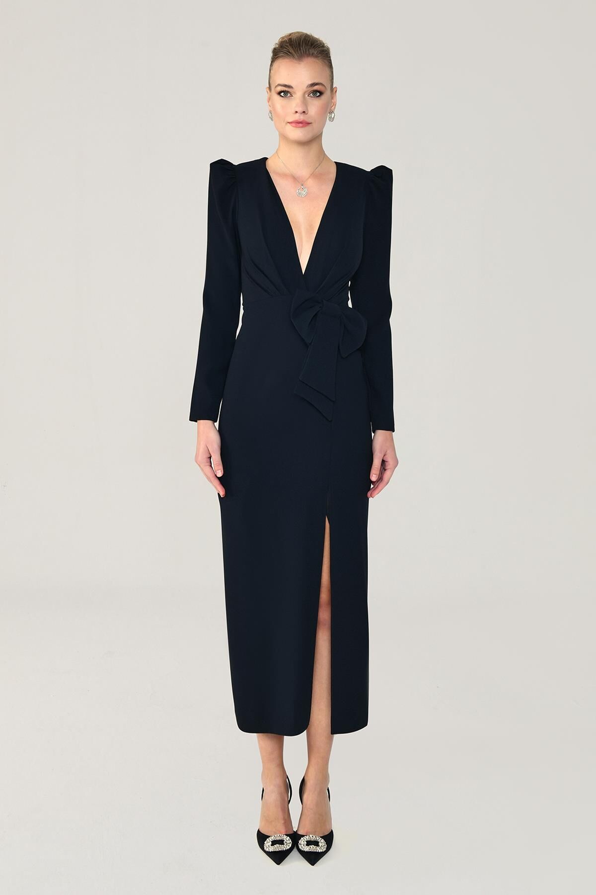 V Yaka Uzun Kollu Yırtmaçlı Uzun Elbise Siyah - 44