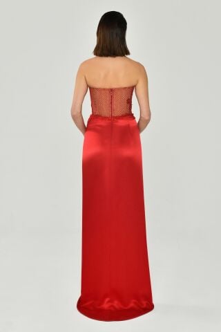 Straplez Üst Taşlı Yandan Yırmaçlı Saten Uzun Elbise Kırmızı - 40