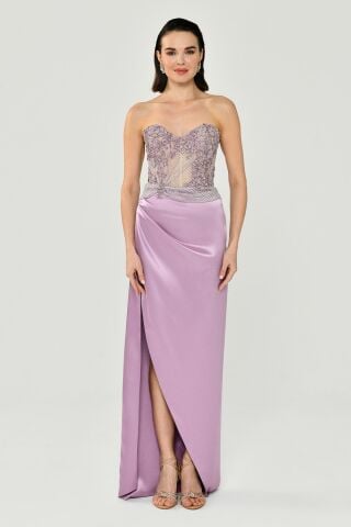 Straplez Üst Taşlı Yandan Yırmaçlı Saten Uzun Elbise Pembe - 40