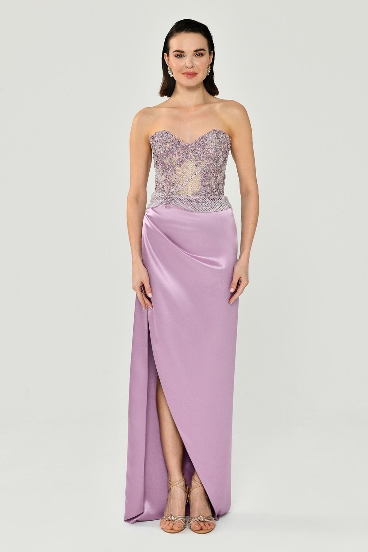 Straplez Üst Taşlı Yandan Yırmaçlı Saten Uzun Elbise Pembe - 42