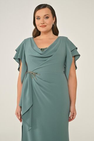 Degaje Yaka Beli Aksesuarlı ve Büzgülü Krep Uzun Elbise FİRUZE - 44