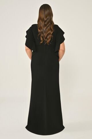 Degaje Yaka Beli Aksesuarlı ve Büzgülü Krep Uzun Elbise Siyah - 46