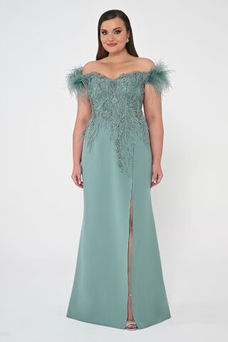 Omuzları Tüylü Payetli Krep Uzun Elbise MİNT - 44