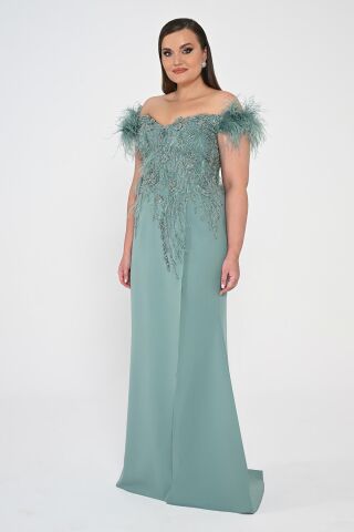 Omuzları Tüylü Payetli Krep Uzun Elbise MİNT - 44