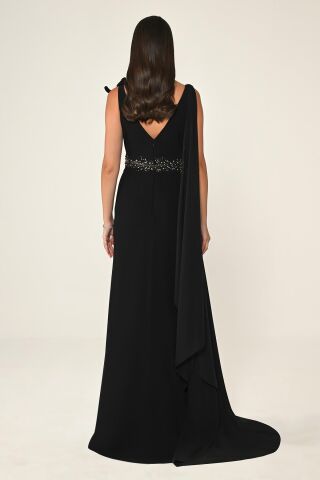 Çiçek ve Taş Aksesuarlı Yırtmaçlı Şallı Uzun Elbise Siyah - 42