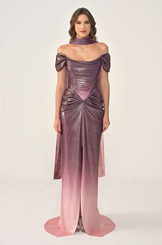 Düşük Kol Drapeli Önden Yırtmaçlı Parlak Kumaş Uzun Elbise