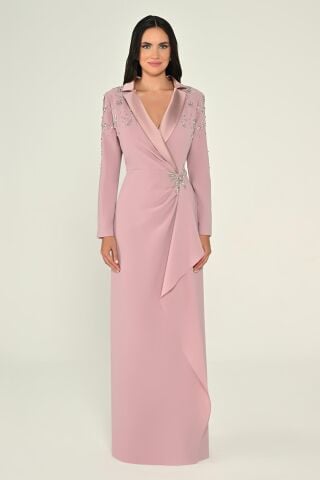 Uzun Kollu Kruvaze Omzu ve Beli Aksesuarlı Uzun Krep Elbise