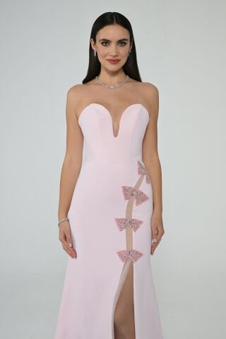 Straplez Kalp Göğüs Önden Yırtmaçlı Krep Uzun Elbise