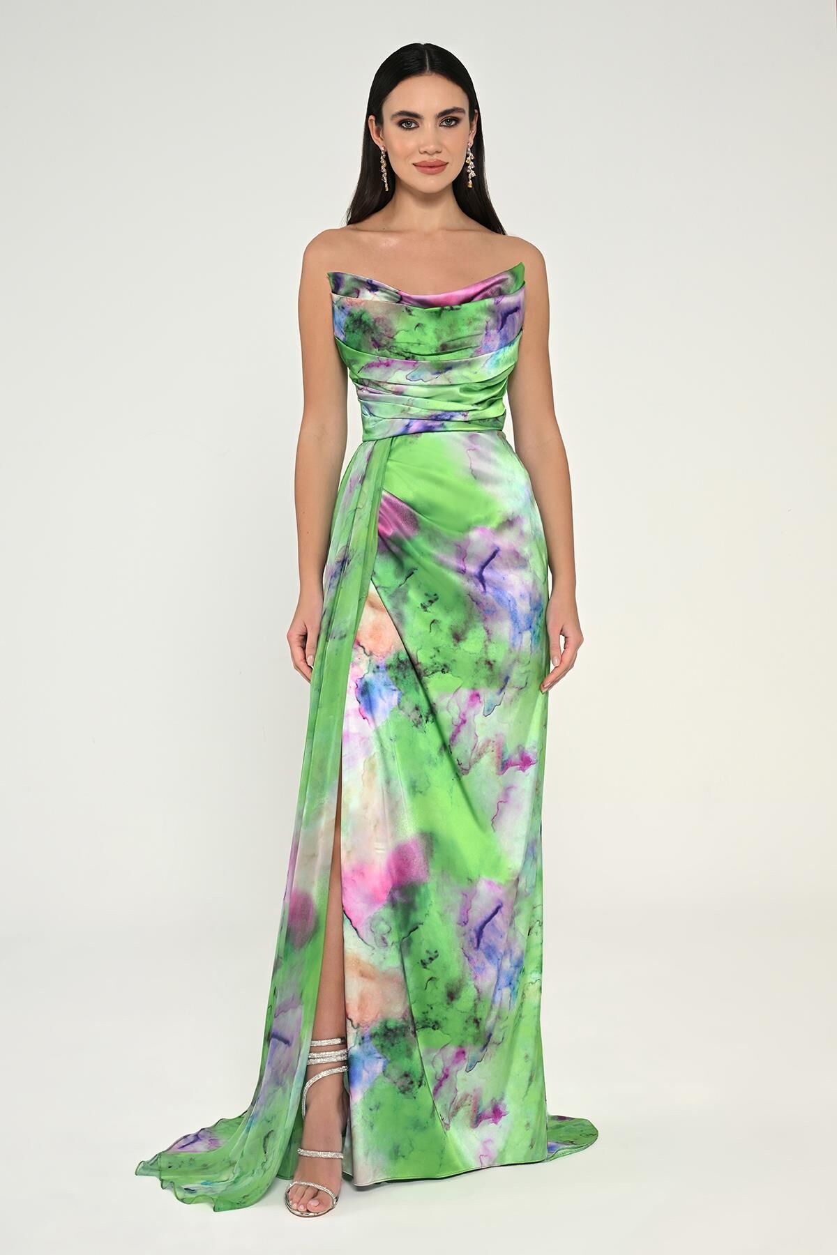 Kayık Yaka Yırtmaçlı Desenli Saten Elbise DESEN YEŞİL - 40