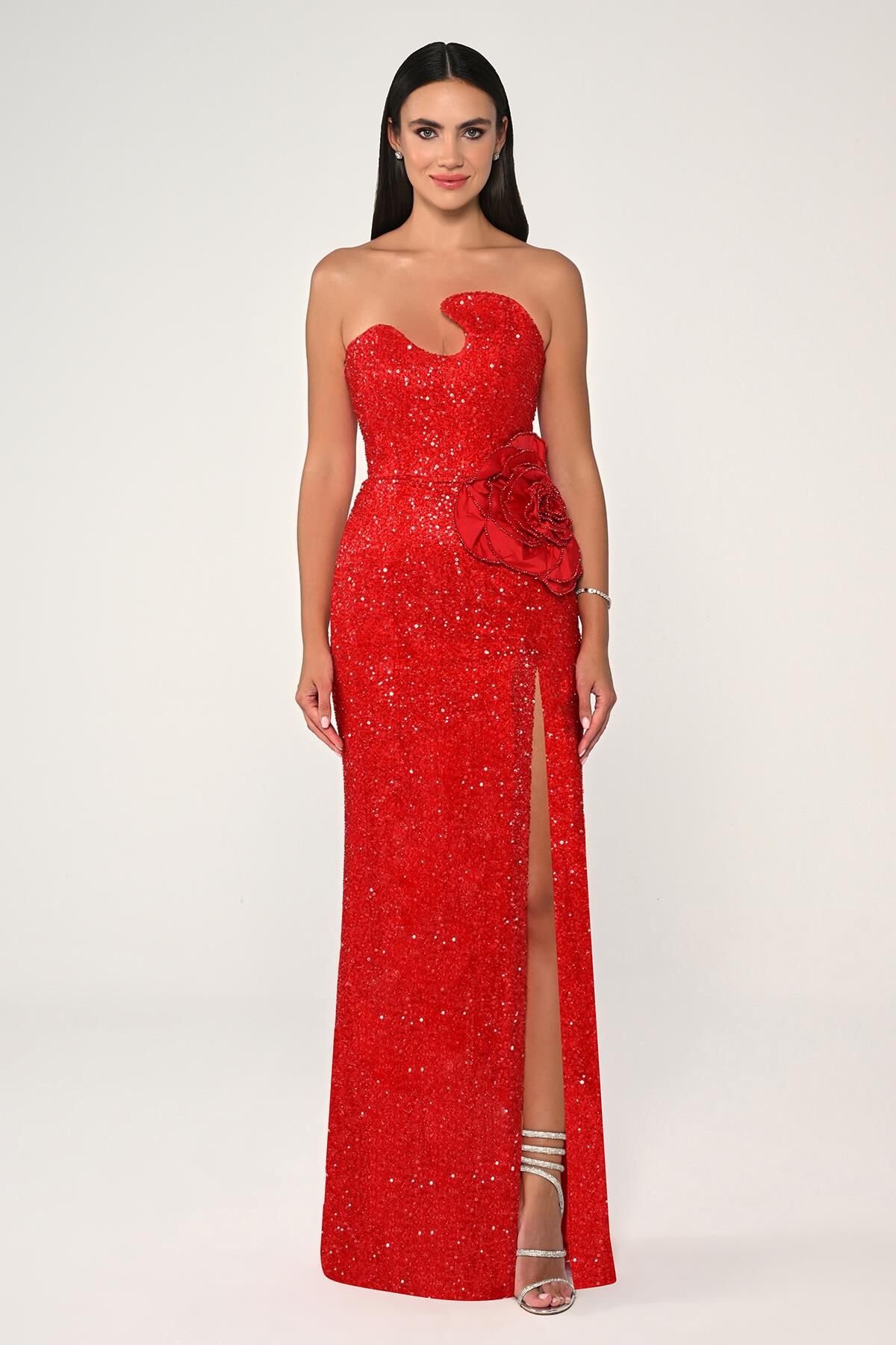 Straplez Göğüsü Asimetrik Kesim Payet Kumaş Uzun Elbise Kırmızı - 36