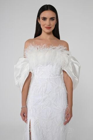 Düşük Kol Straplez Göğüs Tüylü Yırtmaçlı Uzun Elbise