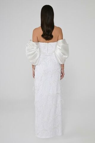 LOW SLEEVE STRAPLESS BUST FEATHERED LONG DRESS WITH SLOT