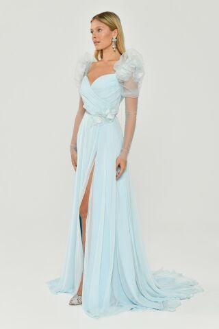 Uzun Transparan Kollu Kalp Göğüs Çiçek Aksesuarlı Yırtmaçlı Şifon Uzun Elbise BUZ MAVİ - 40