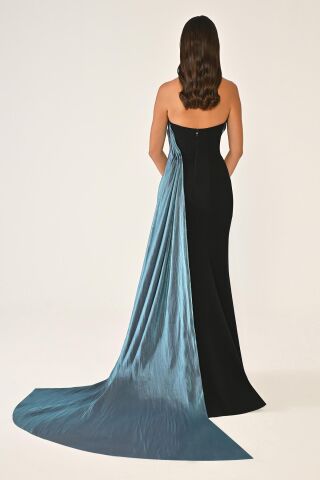 Trägerloses, besticktes langes Crêpe-Kleid mit Schwanz SCHWARZ / İNDİGO - 40