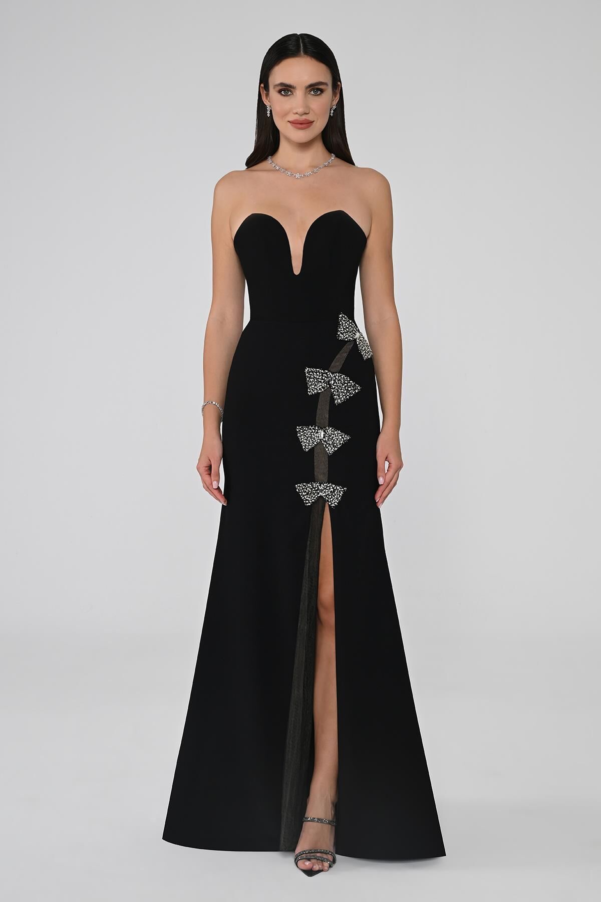 Straplez Kalp Göğüs Önden Yırtmaçlı Krep Uzun Elbise Siyah - 36