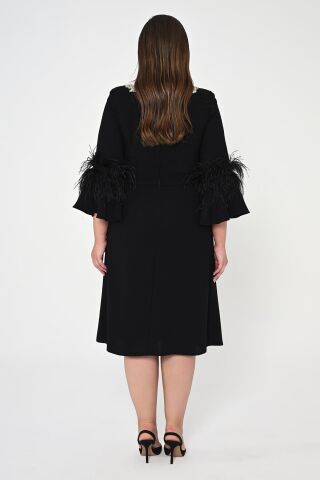Taşlı Bisiklet Yaka Kolları Tüylü Krep Midi Elbise Siyah - 42