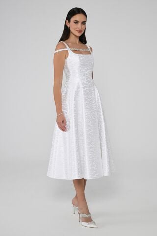 Midikleid aus Brokatstoff mit Riemchenkragen und Stein-Accessoire