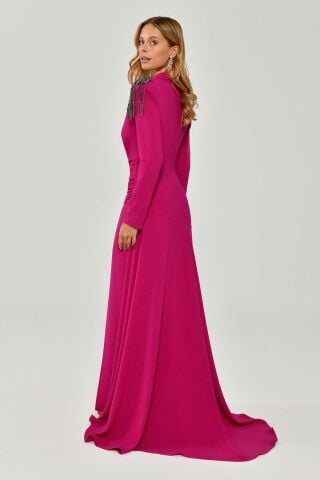 Uzun Kollu Derin V Yaka Apolet Aksesuarlı Krep Uzun Elbise Fuşya - 42