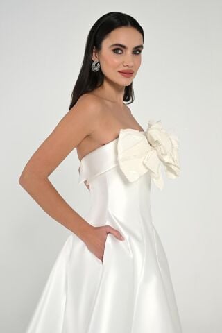 Straplez Önü Çiçekli Fiyonk Saten Midi Elbise Beyaz - 38