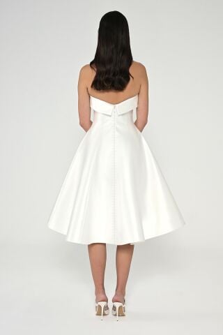 Straplez Önü Çiçekli Fiyonk Saten Midi Elbise Beyaz - 40