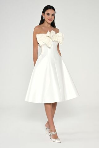 Straplez Önü Çiçekli Fiyonk Saten Midi Elbise Beyaz - 42