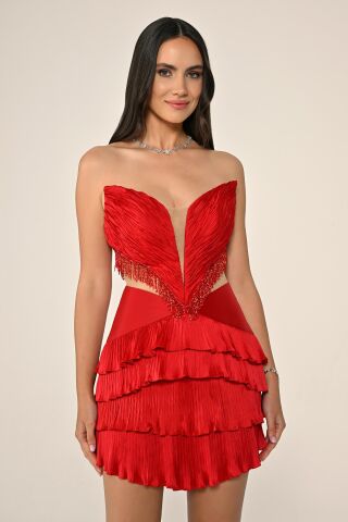 Trägerloses, kurzes Kleid aus glänzendem Stoff mit Fransen und Perlen, plissiert, Rot - 40