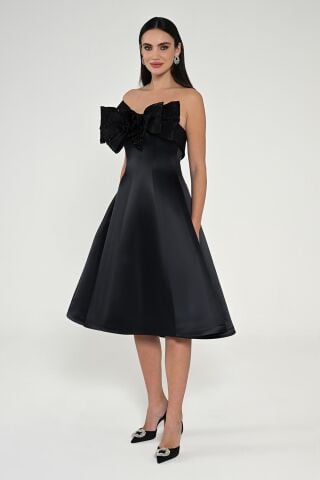 Straplez Önü Çiçekli Fiyonk Saten Midi Elbise Siyah - 38